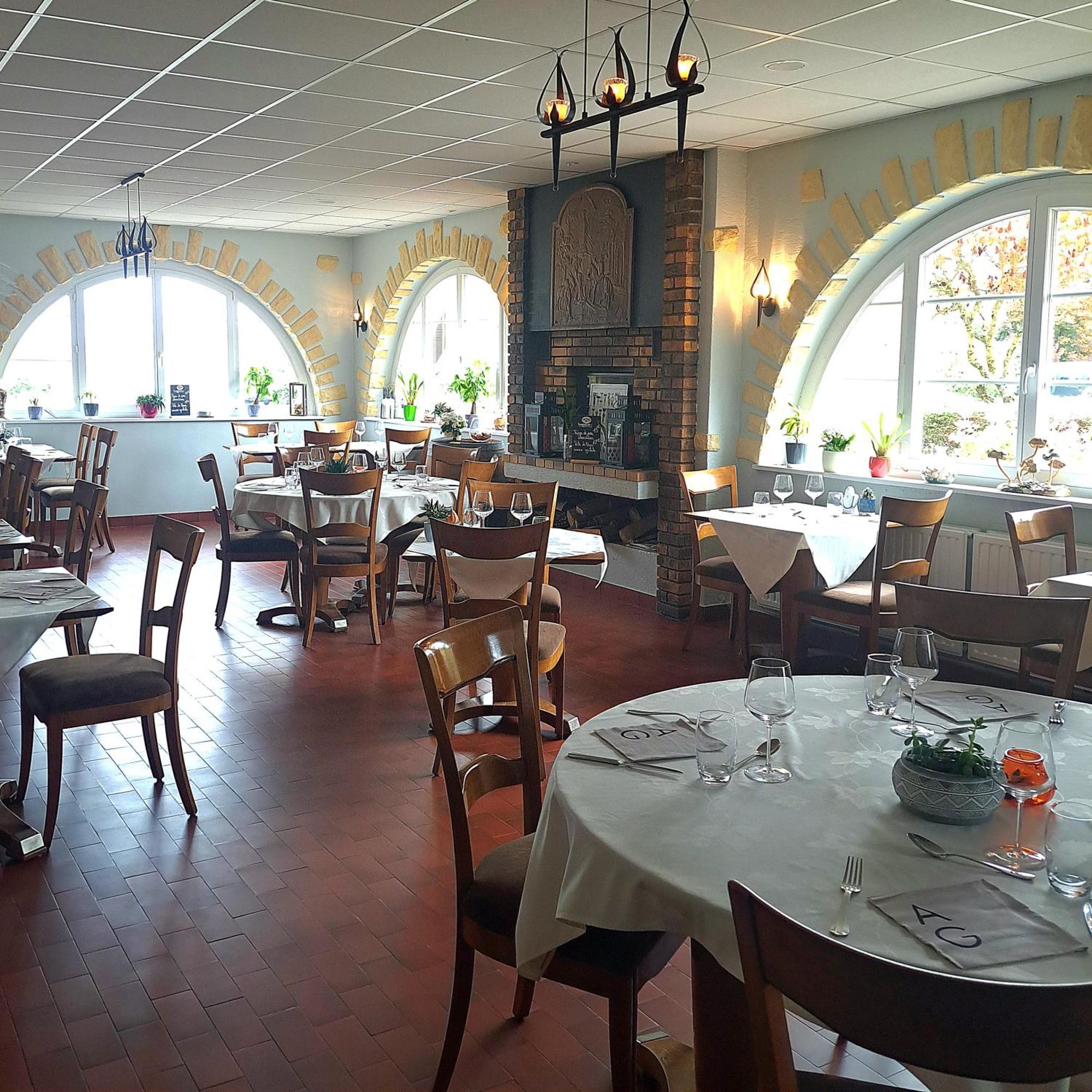 Logis L'Auberge Du Gros Silly-sur-Nied Dış mekan fotoğraf
