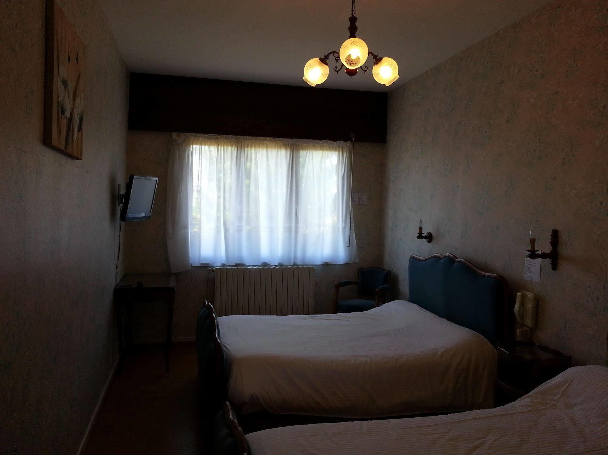Logis L'Auberge Du Gros Silly-sur-Nied Dış mekan fotoğraf