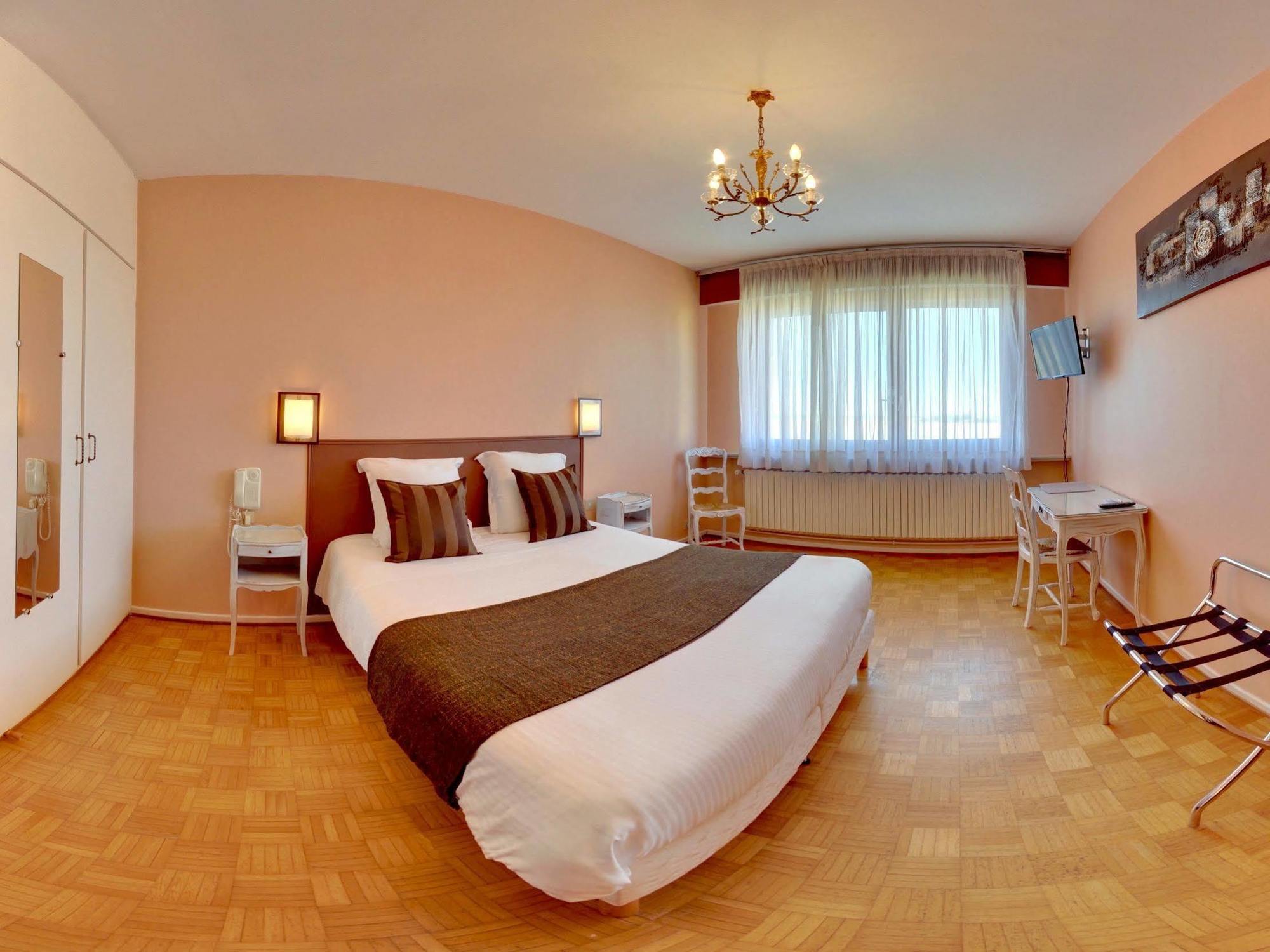 Logis L'Auberge Du Gros Silly-sur-Nied Dış mekan fotoğraf